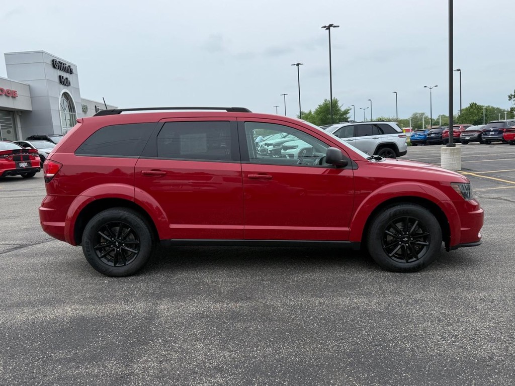 Dodge Journey Vehicle Full-screen Gallery Image 02