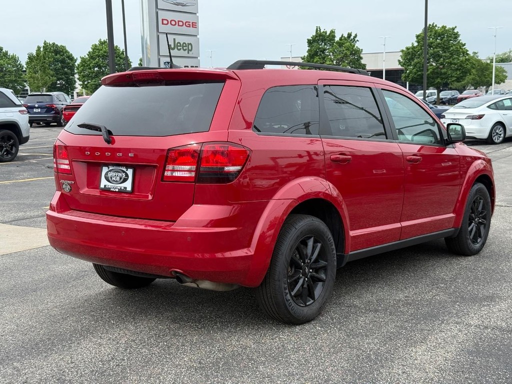 Dodge Journey Vehicle Full-screen Gallery Image 03