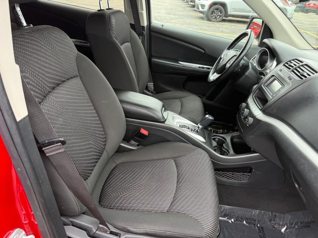 Dodge Journey Vehicle Full-screen Gallery Image 06