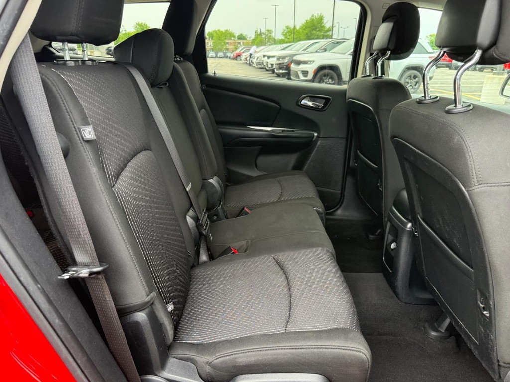 Dodge Journey Vehicle Full-screen Gallery Image 07