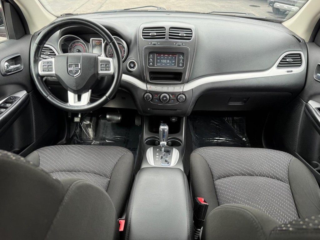 Dodge Journey Vehicle Full-screen Gallery Image 09