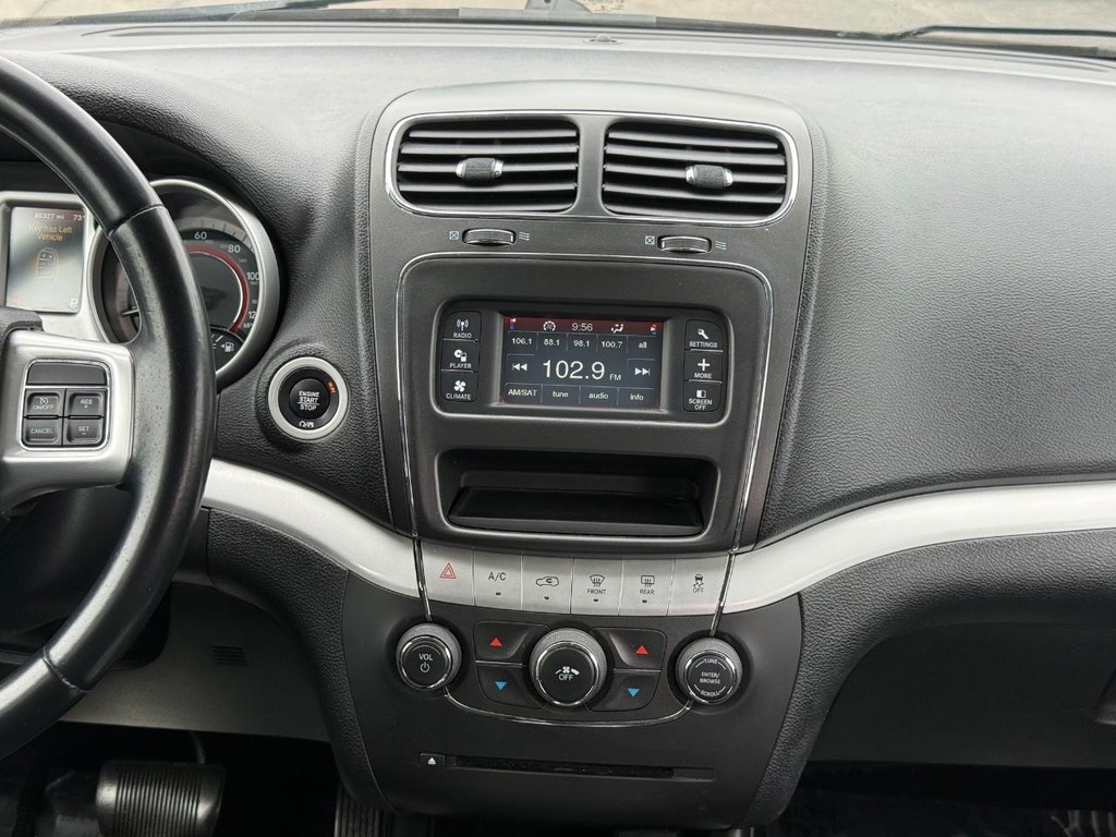 Dodge Journey Vehicle Full-screen Gallery Image 10