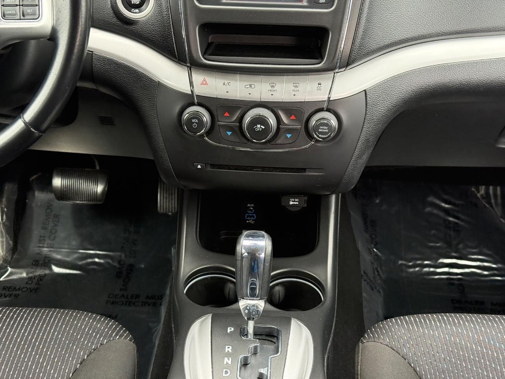 Dodge Journey Vehicle Full-screen Gallery Image 11