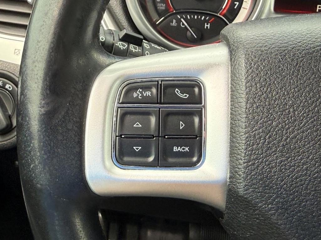 Dodge Journey Vehicle Full-screen Gallery Image 16