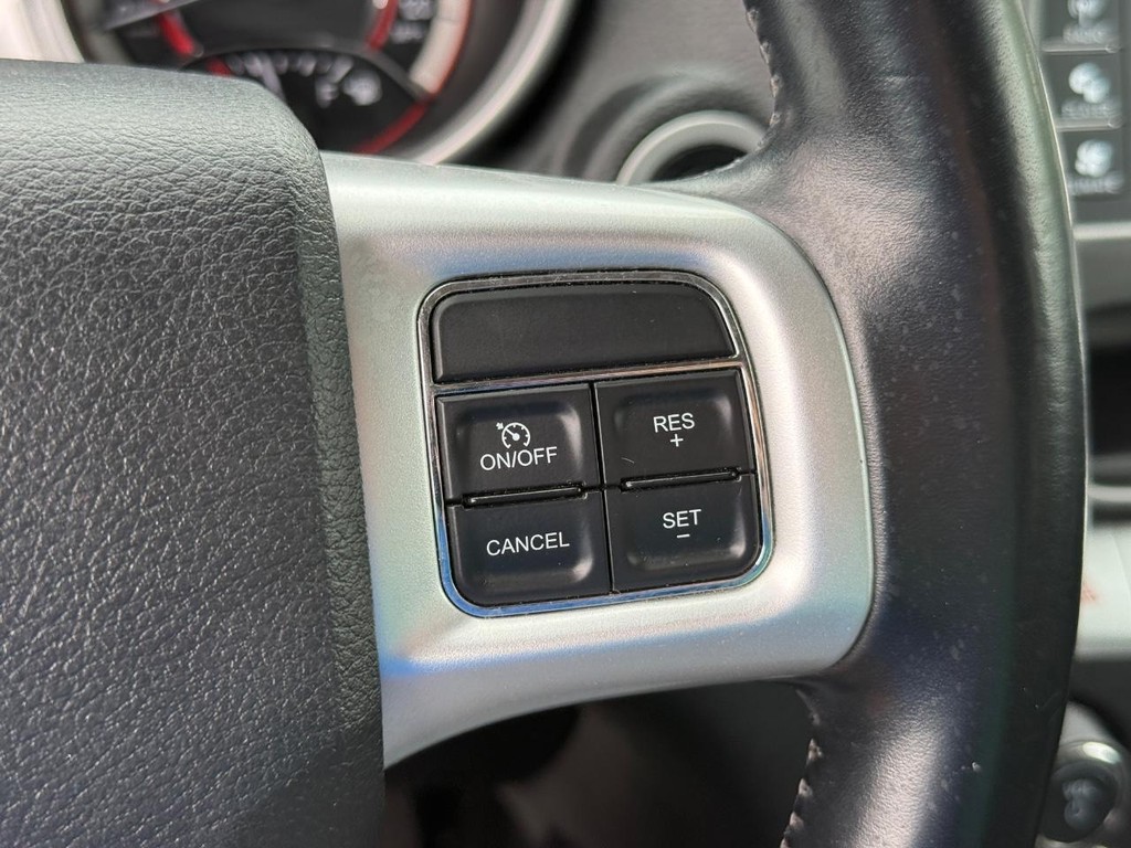 Dodge Journey Vehicle Full-screen Gallery Image 17