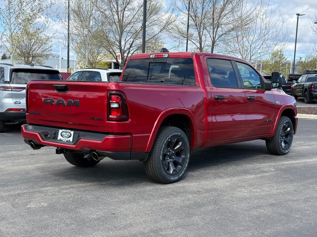 Ram 1500 Vehicle Full-screen Gallery Image 03
