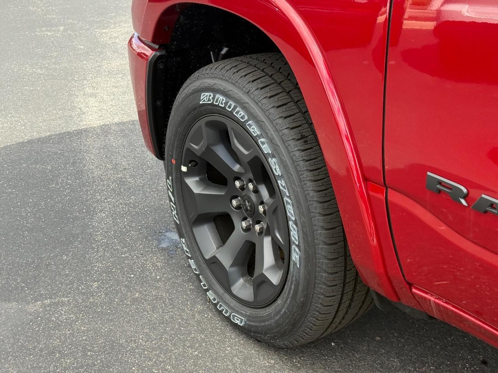 Ram 1500 Vehicle Full-screen Gallery Image 11