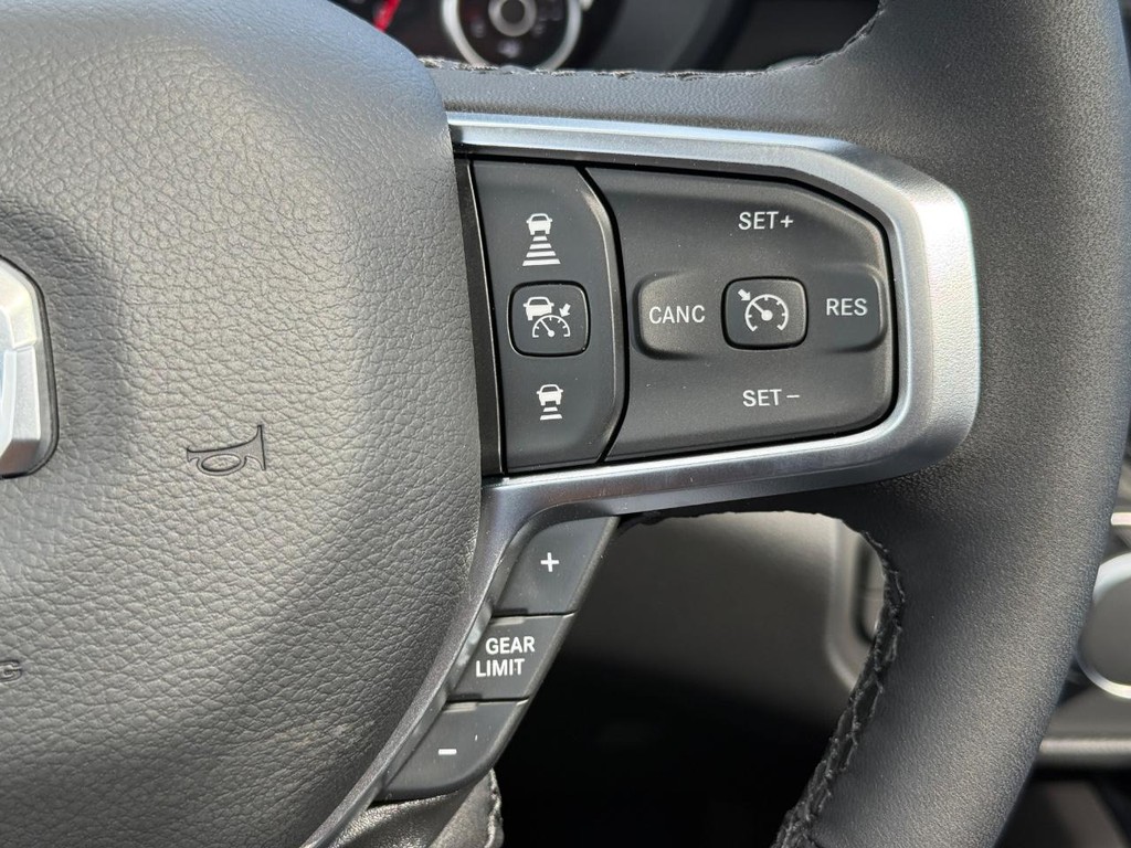Ram 1500 Vehicle Full-screen Gallery Image 13