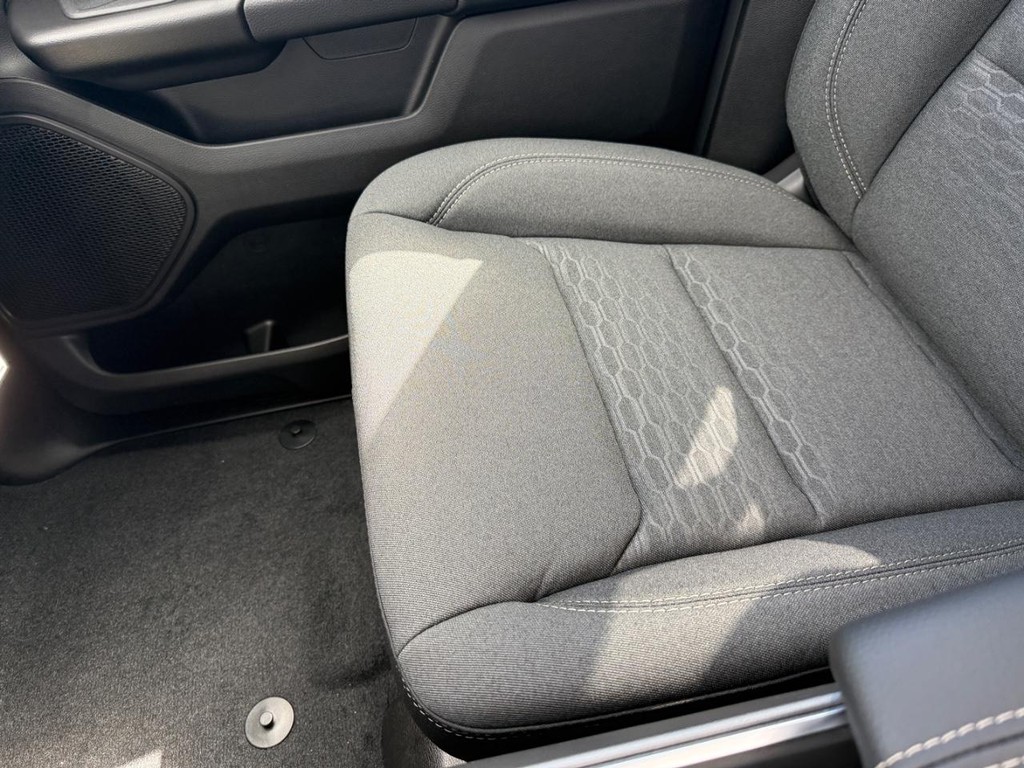 Ram 1500 Vehicle Full-screen Gallery Image 18