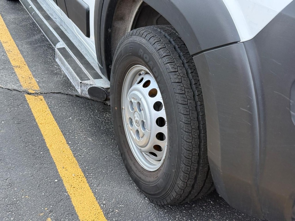 Ram ProMaster Cargo Van Vehicle Full-screen Gallery Image 03