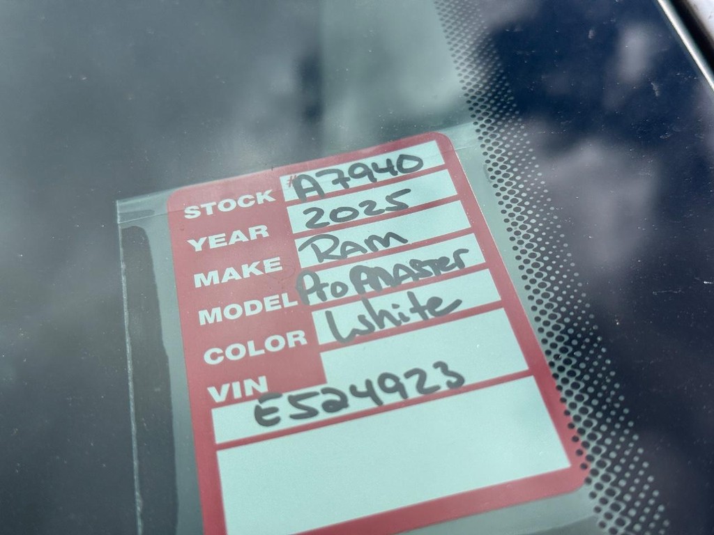 Ram ProMaster Cargo Van Vehicle Full-screen Gallery Image 04