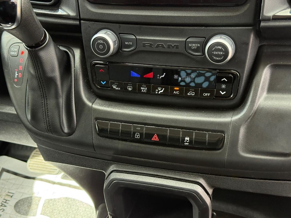 Ram ProMaster Cargo Van Vehicle Full-screen Gallery Image 10
