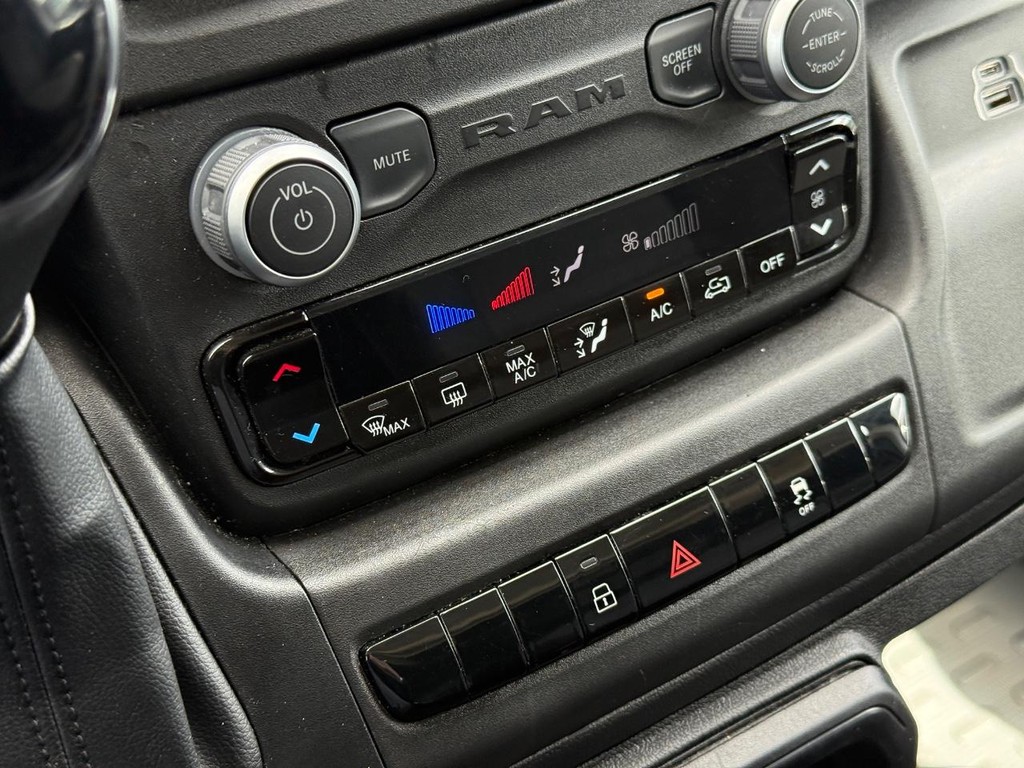 Ram ProMaster Cargo Van Vehicle Full-screen Gallery Image 16