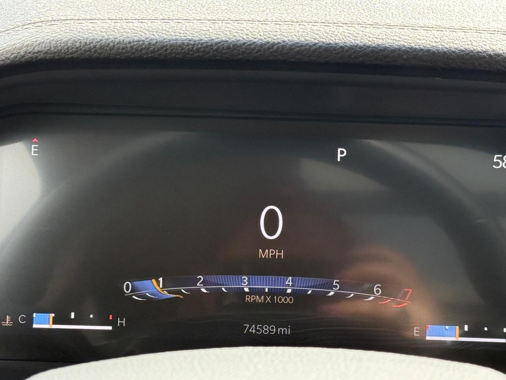 Jeep Grand Cherokee L Vehicle Full-screen Gallery Image 18