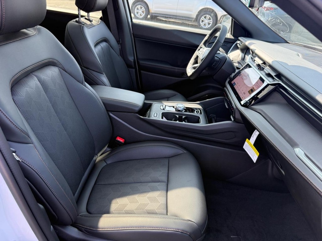 Jeep Cherokee Vehicle Full-screen Gallery Image 06