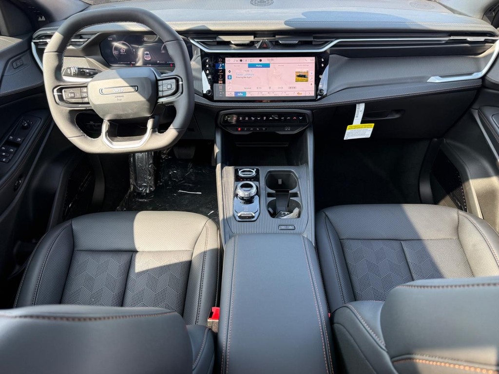 Jeep Cherokee Vehicle Full-screen Gallery Image 08