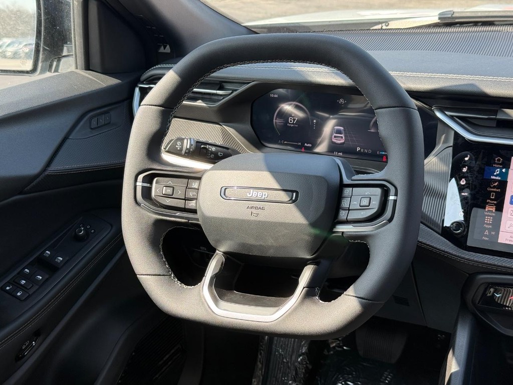Jeep Cherokee Vehicle Full-screen Gallery Image 11