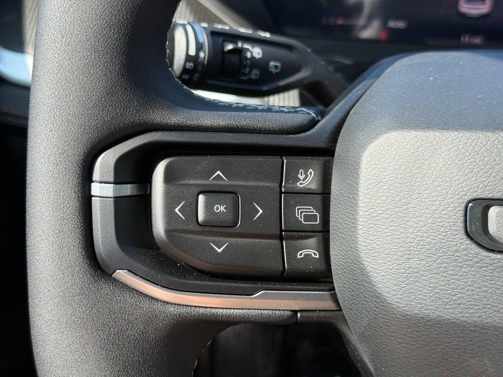 Jeep Cherokee Vehicle Full-screen Gallery Image 15