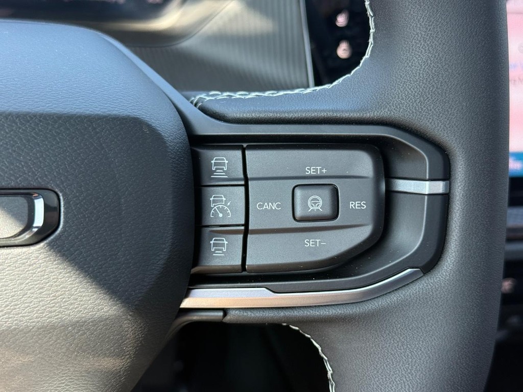 Jeep Cherokee Vehicle Full-screen Gallery Image 16