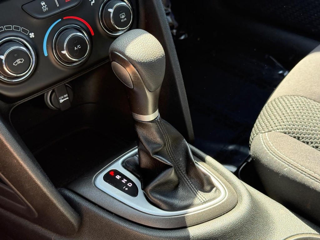 Dodge Dart Vehicle Full-screen Gallery Image 18