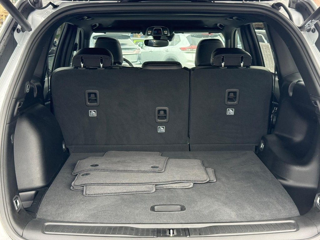 Jeep Grand Cherokee Vehicle Full-screen Gallery Image 06