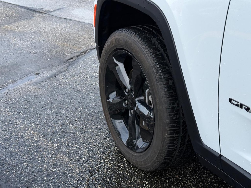 Jeep Grand Cherokee L Vehicle Full-screen Gallery Image 13