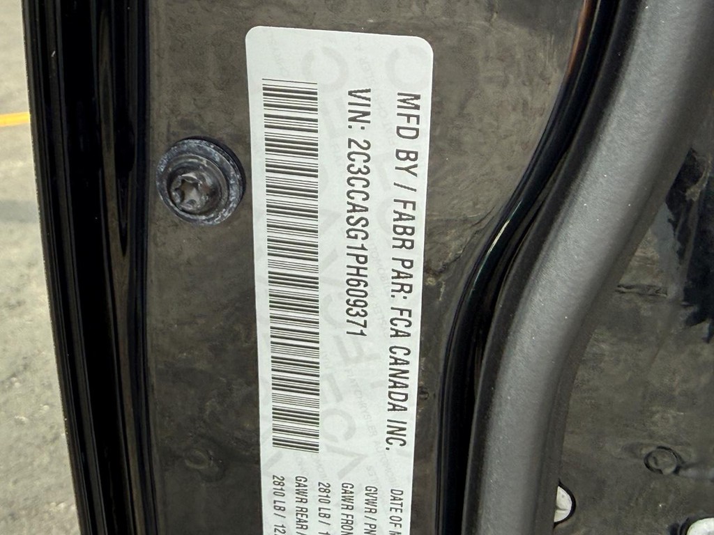 Chrysler 300 Vehicle Full-screen Gallery Image 22