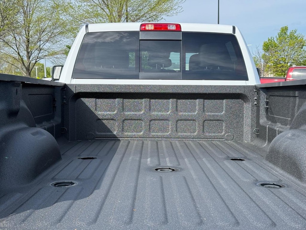 Ram 3500 Vehicle Full-screen Gallery Image 05