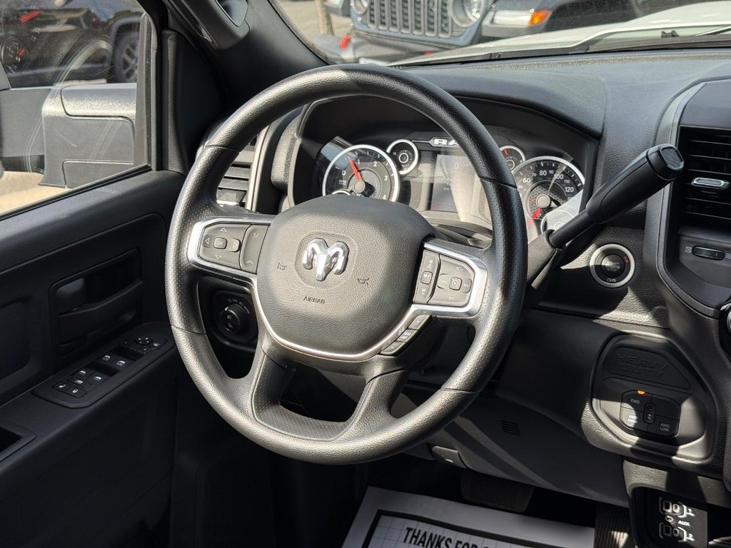 Ram 3500 Vehicle Full-screen Gallery Image 11