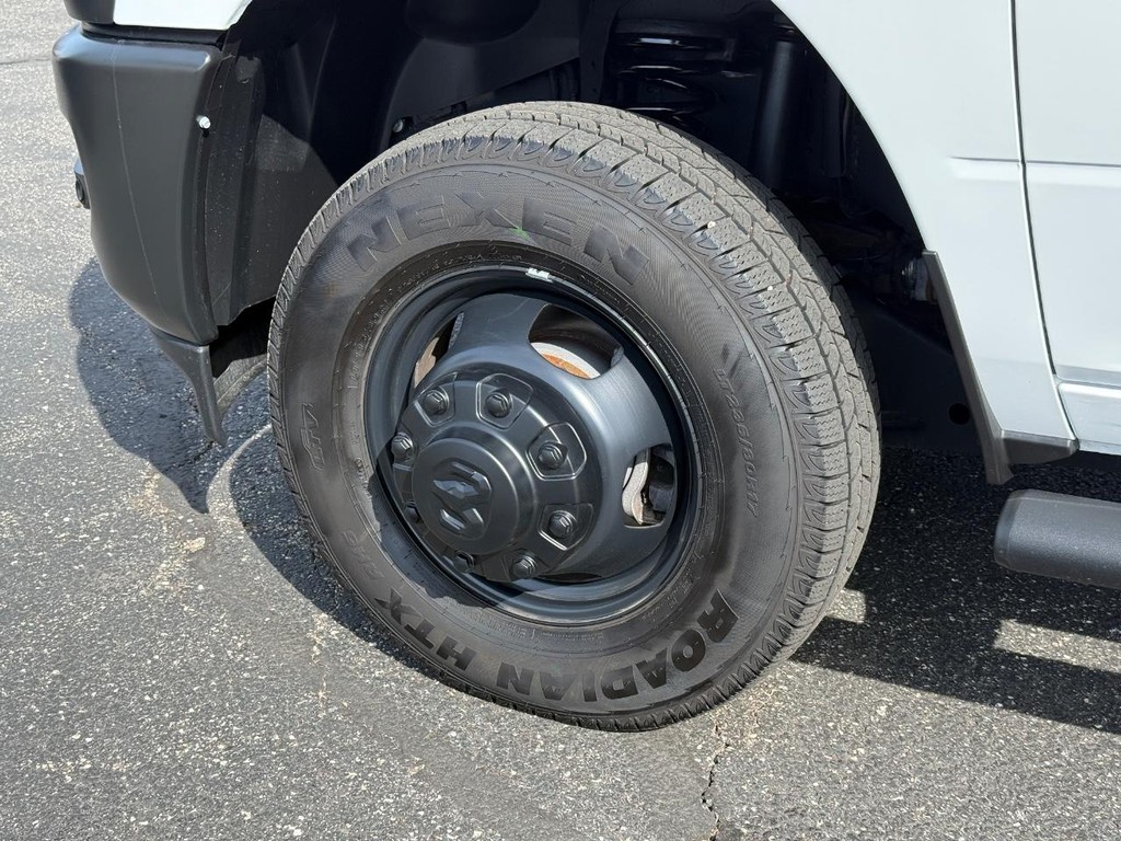 Ram 3500 Vehicle Full-screen Gallery Image 14