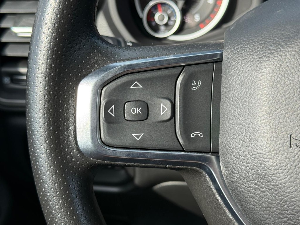 Ram 3500 Vehicle Full-screen Gallery Image 15