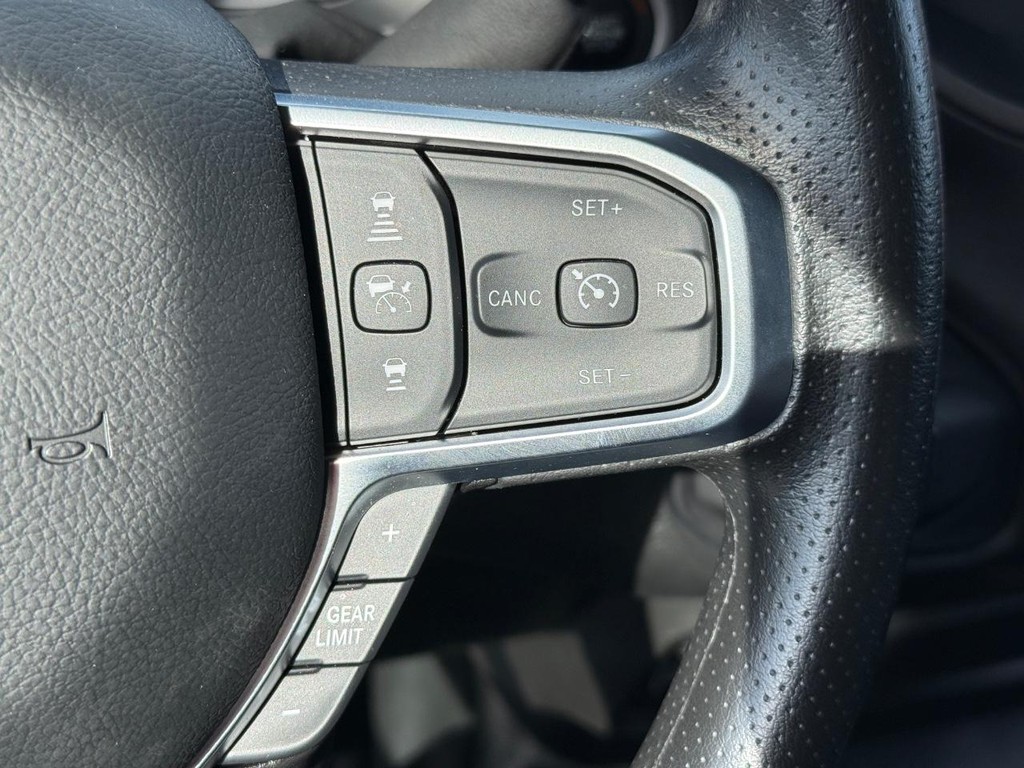 Ram 3500 Vehicle Full-screen Gallery Image 16