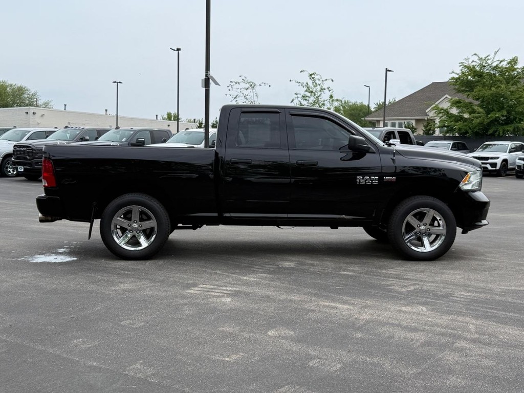 Ram 1500 Vehicle Full-screen Gallery Image 02
