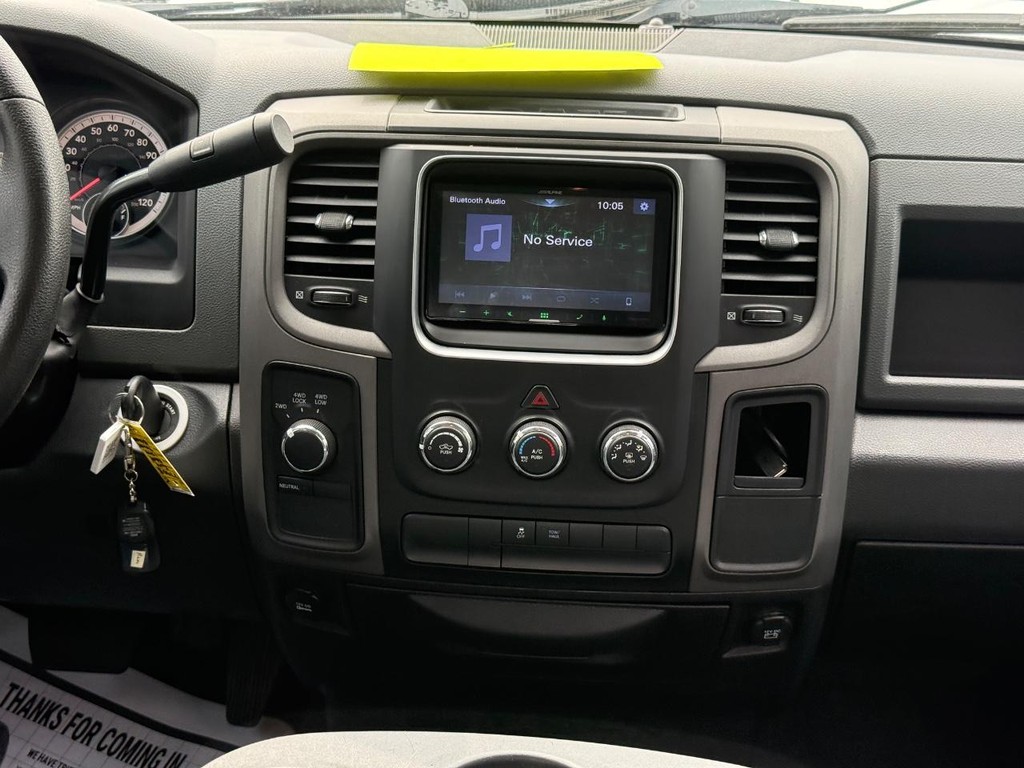Ram 1500 Vehicle Full-screen Gallery Image 09