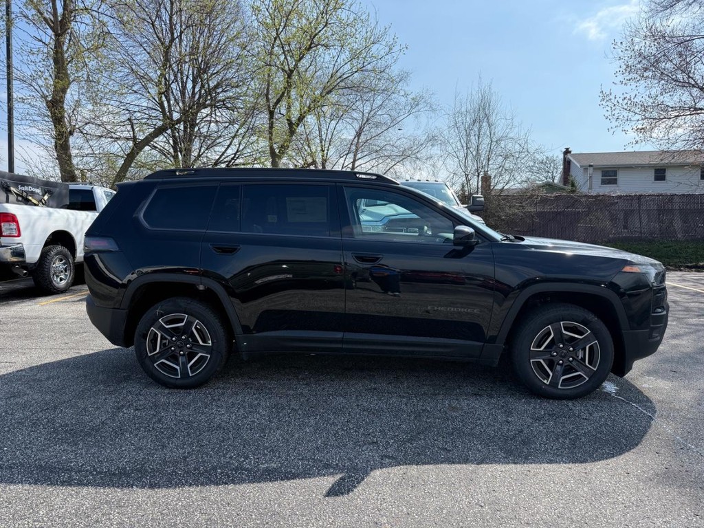 Jeep Cherokee Vehicle Full-screen Gallery Image 02