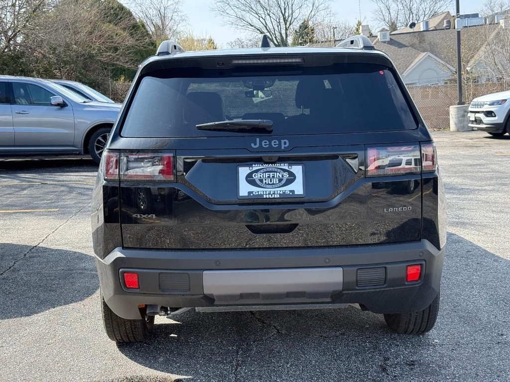 Jeep Cherokee Vehicle Full-screen Gallery Image 04