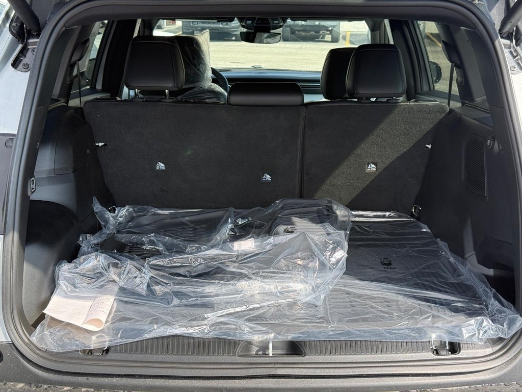 Jeep Cherokee Vehicle Full-screen Gallery Image 05