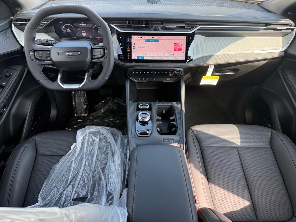 Jeep Cherokee Vehicle Full-screen Gallery Image 08