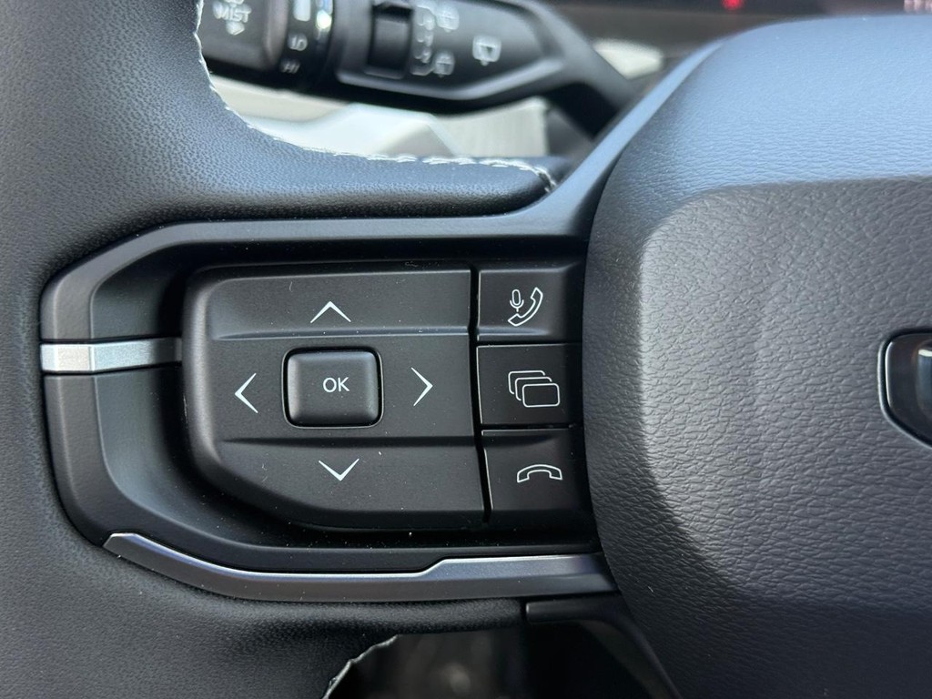 Jeep Cherokee Vehicle Full-screen Gallery Image 14