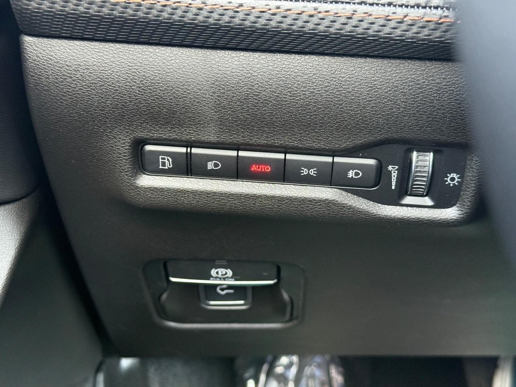 Jeep Cherokee Vehicle Full-screen Gallery Image 20