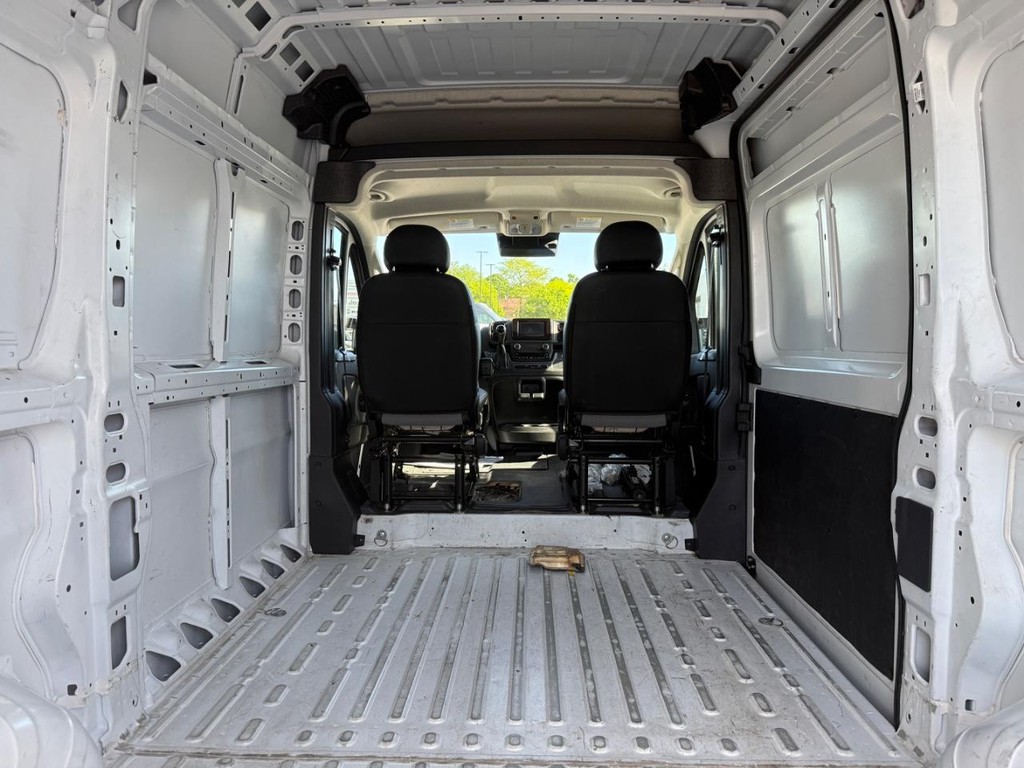 Ram ProMaster Cargo Van Vehicle Full-screen Gallery Image 05