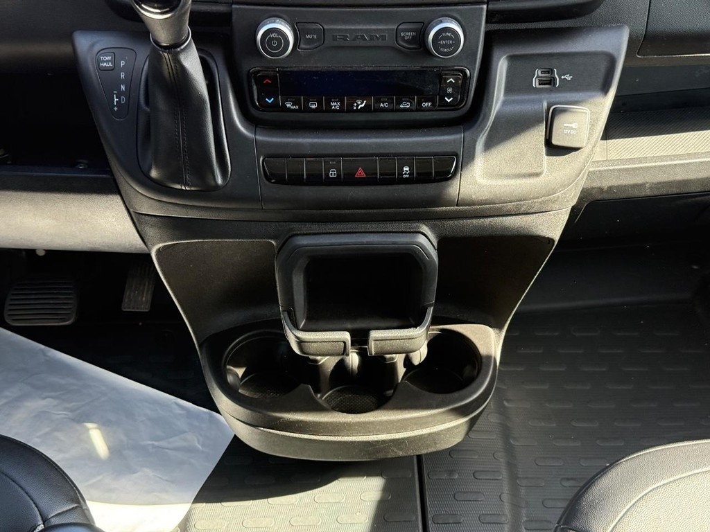 Ram ProMaster Cargo Van Vehicle Full-screen Gallery Image 07