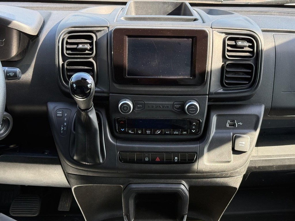 Ram ProMaster Cargo Van Vehicle Full-screen Gallery Image 08