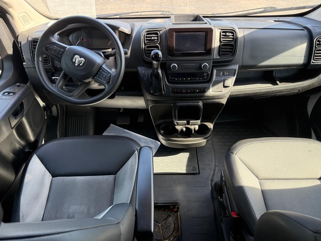 Ram ProMaster Cargo Van Vehicle Full-screen Gallery Image 09