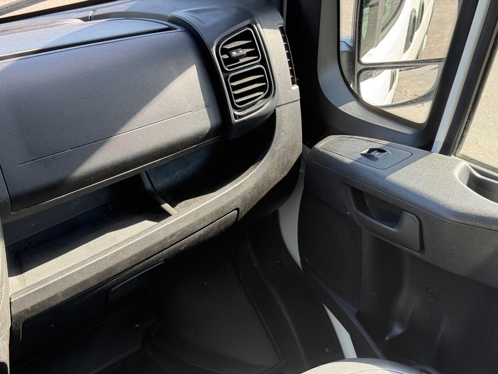 Ram ProMaster Cargo Van Vehicle Full-screen Gallery Image 11