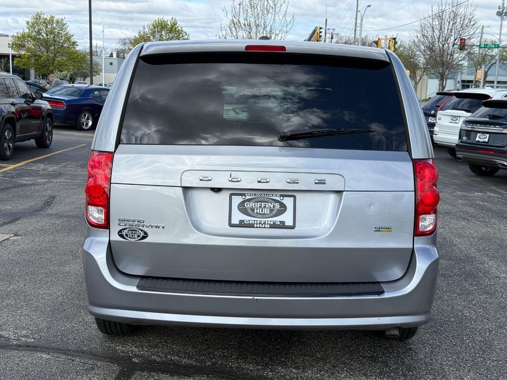 Dodge Grand Caravan Vehicle Full-screen Gallery Image 04