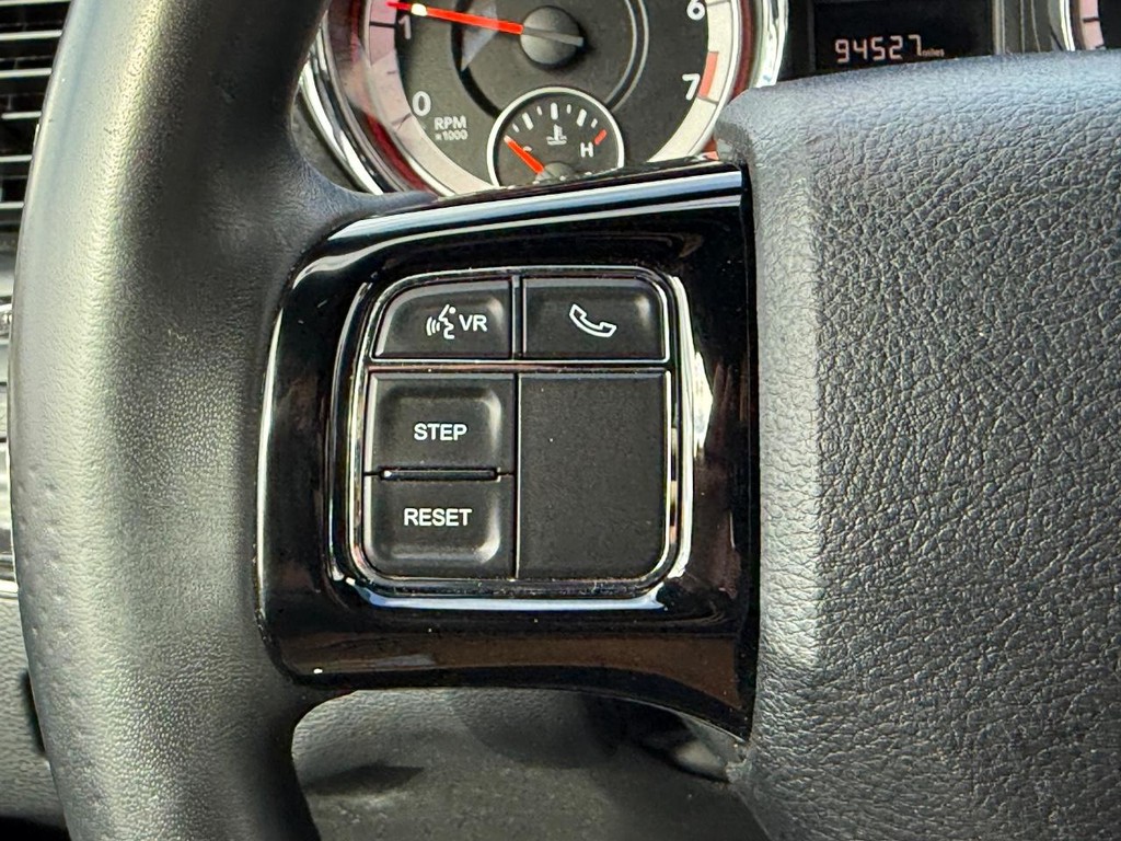 Dodge Grand Caravan Vehicle Full-screen Gallery Image 15