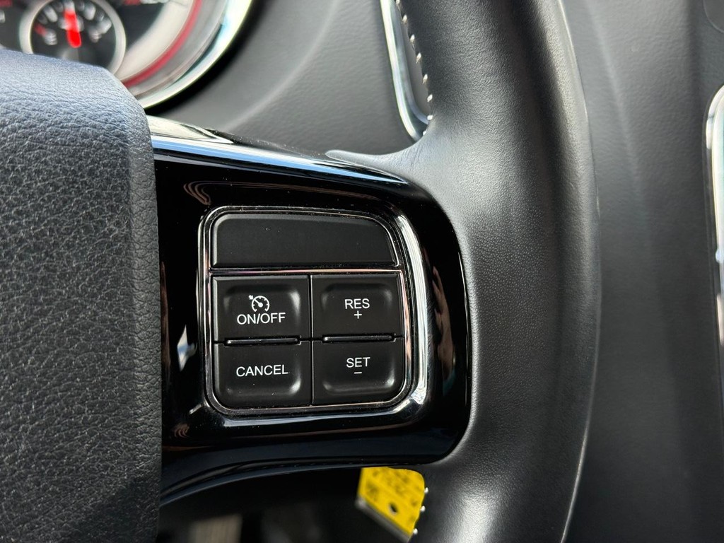 Dodge Grand Caravan Vehicle Full-screen Gallery Image 16