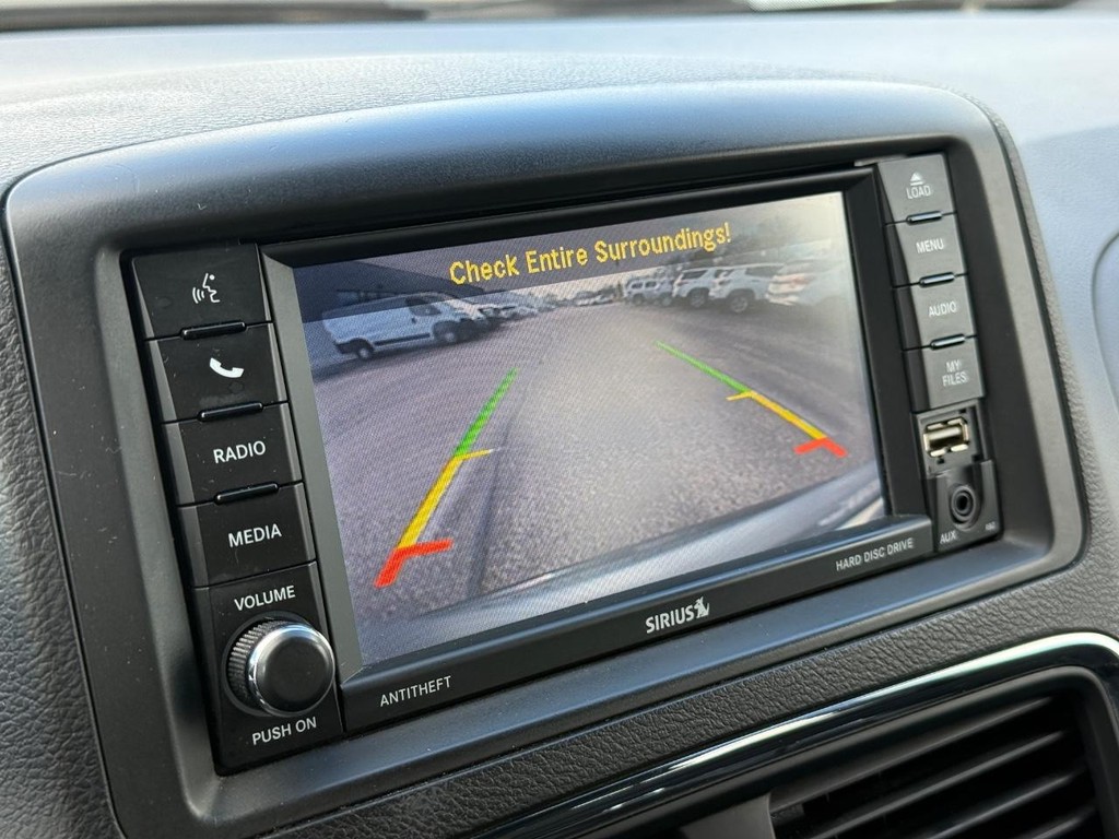 Dodge Grand Caravan Vehicle Full-screen Gallery Image 18