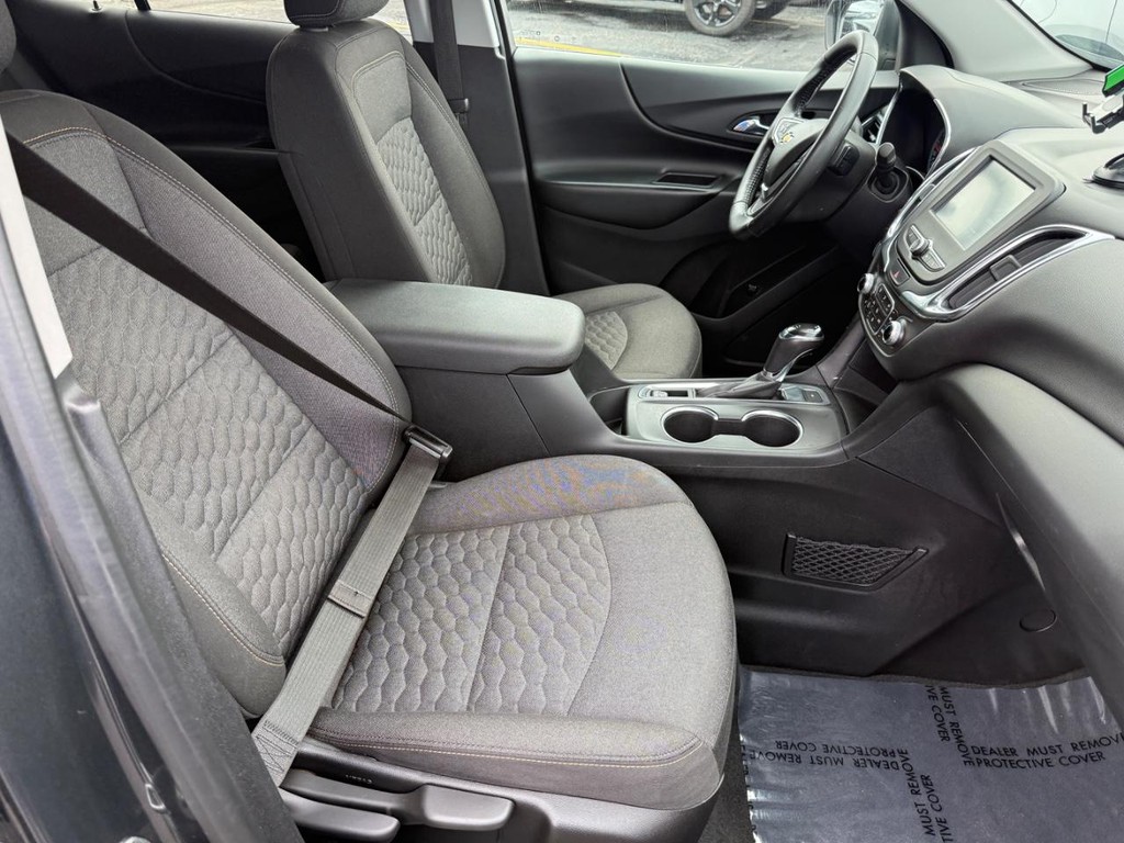 Chevrolet Equinox Vehicle Full-screen Gallery Image 06